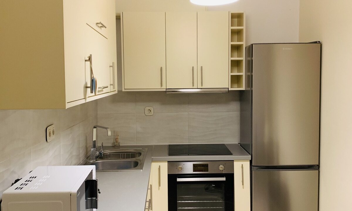 IMG-1a220f5a7b8817d13bdd670b2634c954-V